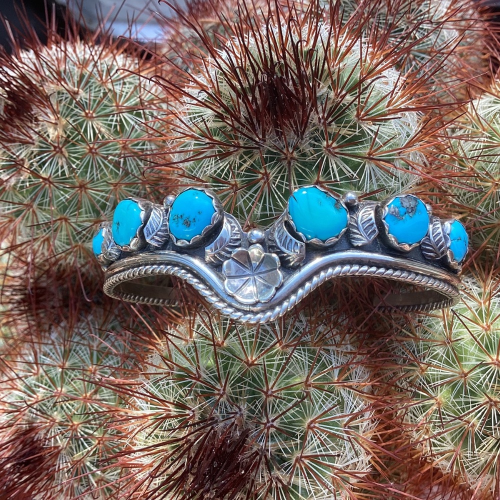 Beautiful Navajo Native American Sterling Silver Signed Six Stone Turquoise Cuff - Picture 3 of 12